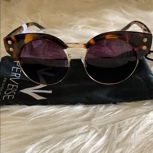 Perverse ‘Anastasia’ tortoise sunglasses.